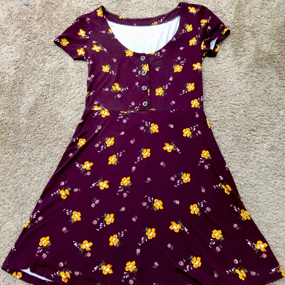 Floral shirt sleeve dress with buttons